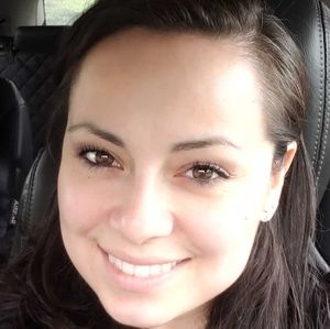 Meet your Posher, Yesenia